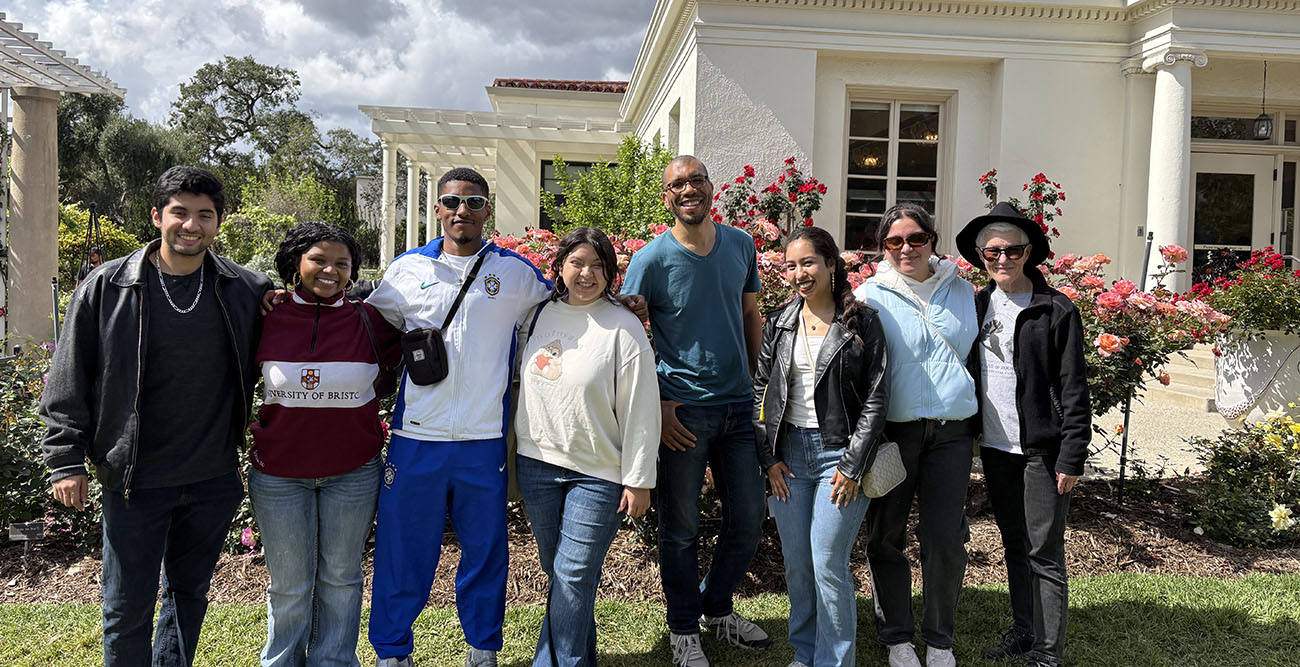 A group of Obama Scholars and two professors enjoying the Huntington Gardens