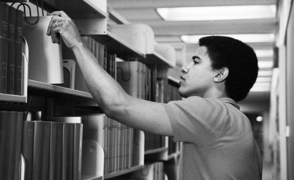 Barack Obama in the Mary Norton Clapp Library at Occidental College